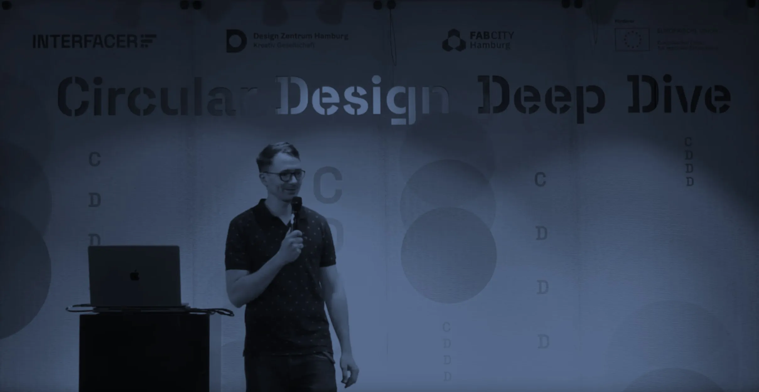 Raphael Haus speaking at Circular Design Deep Dive in Hamburg